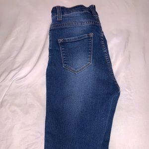 size 3/4 FN dark wash jeans! 💙